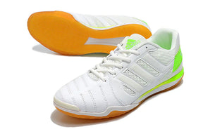 Chuteira Futsal Adidas Top Sala IC Branca e Verde com sola de borracha para superior desempenho em pisos internos.