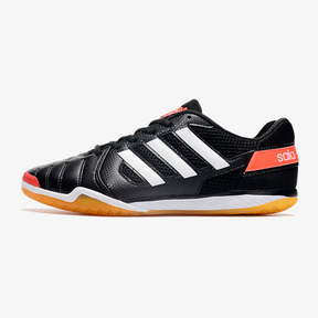 Chuteira Futsal Adidas Top Sala IC Preta, ideal para alto desempenho em futsal, com sola IC para aderência.
