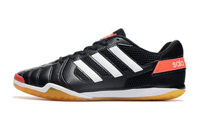 Chuteira Futsal Adidas Top Sala IC Preta lado esquerdo com detalhes em branco e vermelho