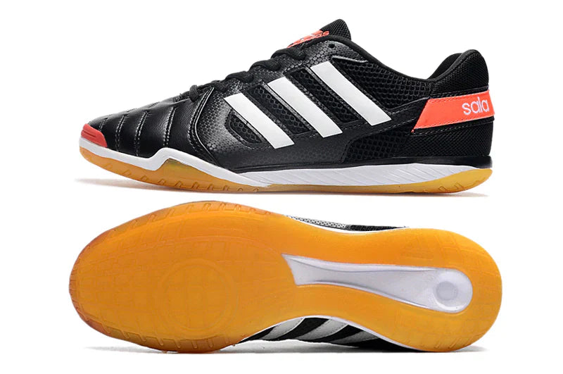 Chuteira Futsal Adidas Top Sala IC Preta com design inovador e sola IC para excelente aderência em quadras.