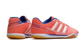 Chuteira Futsal Adidas Top Sala IC Vermelha, ideal para futsal, com design aerodinâmico e sola de aderência.