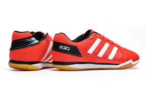 Chuteira Futsal Adidas Top Sala IC Vermelha e Branca com design aerodinâmico e sola IC para melhor aderência