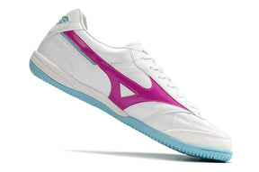 Chuteira Futsal Mizuno Morelia Sala IC Branca e Azul com detalhes em roxo e sola azul