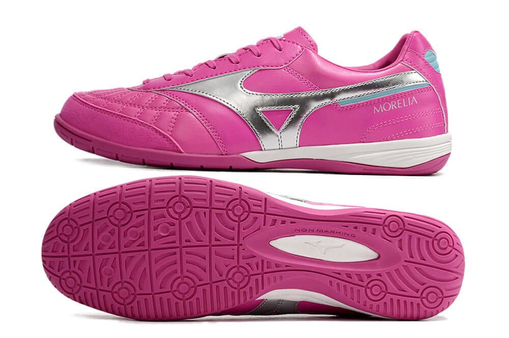 Chuteira Futsal Mizuno Morelia Sala IC Rosa e Prata com sola IC para superfícies de futsal.