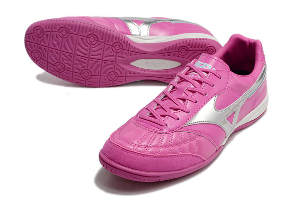 Chuteira Futsal Mizuno Morelia Sala IC Rosa e Prata com sola IC para superfícies de futsal