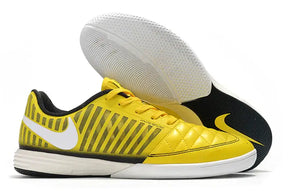 Chuteira Futsal Nike Lunar Gato IC Amarela, Branca e Preto com design amarelo e solado IC.
