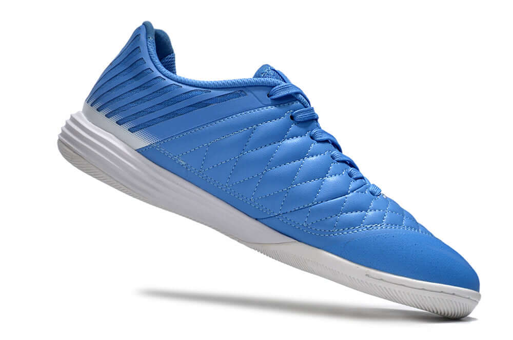 Chuteira Futsal Nike Lunar Gato IC - Azul e Branca com design em azul e branco, ideal para alta performance em futsal.