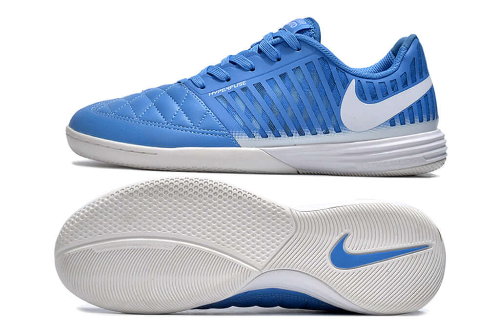Chuteira Futsal Nike Lunar Gato IC - Azul e Branca com design estiloso e sola adequada para futsal.
