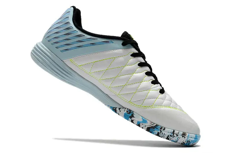 Chuteira Futsal Nike Lunar Gato IC Azul e Branca, com design de alta performance e solado ideal para quadras internas.