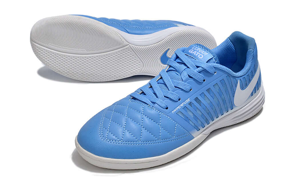 Chuteira Futsal Nike Lunar Gato IC - Azul e Branca, design azul e branco para futebol de salão.