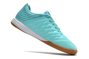 Chuteira Futsal Nike Lunar Gato IC - Azul e Preta vista lateral em ângulo, destacando design moderno e funcional.