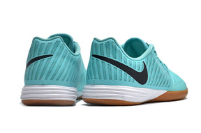 Chuteira Futsal Nike Lunar Gato IC - Azul e Preta com design em azul e preto, ideal para futsal.