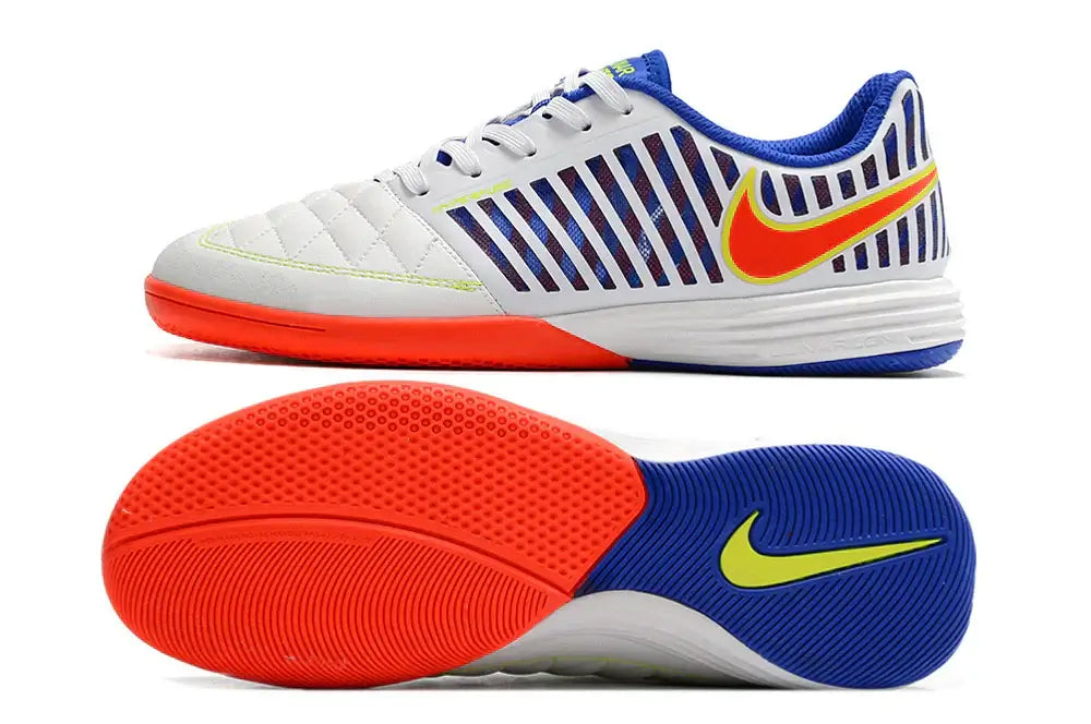 Chuteira Futsal Nike Lunar Gato IC Branca, Azul e Laranja com sola IC e design inovador