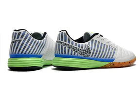 Chuteira Futsal Nike Lunar Gato IC Branca, Azul e Verde, modelo premium para controle e conforto em pisos internos.
