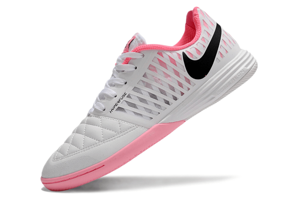 Chuteira Futsal Nike Lunar Gato IC - Branco e Rosa com design moderno e conforto ideal para futsal.