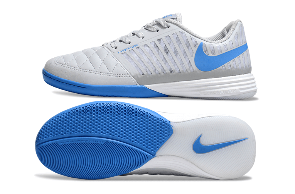 Chuteira Futsal Nike Lunar Gato IC - Cinza e Azul com design elegante e sola de tração superior.
