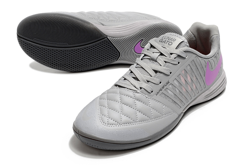 Chuteira Futsal Nike Lunar Gato IC - Cinza e Roxa, destaque em design e performance para jogadores.