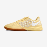 Chuteira Futsal Nike Lunar Gato IC - Creme vista lateral em fundo neutro