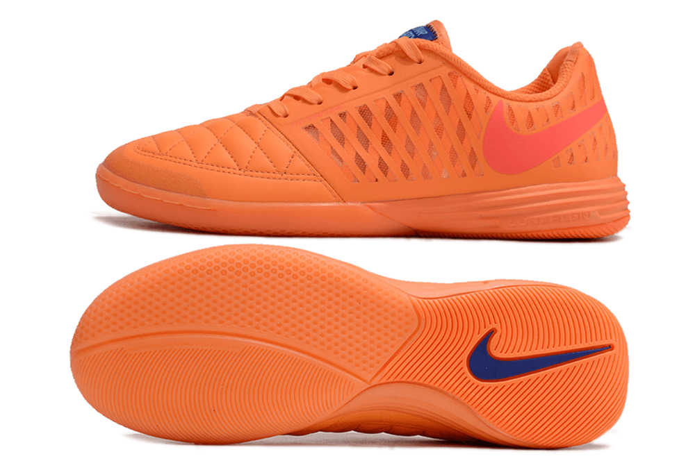 Chuteira Futsal Nike Lunar Gato IC - Laranja vista lateral e inferior, ideal para futsal em pisos internos.