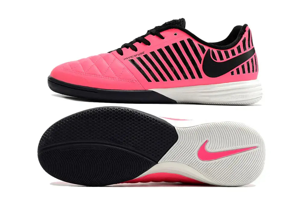 Chuteira Futsal Nike Lunar Gato IC em rosa e preto com sola IC para futsal de alto desempenho.