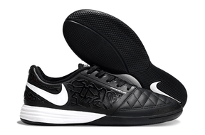 Chuteira Futsal Nike Lunar Gato IC - Preta e Branca com design preto e branco e sola de tração superior.