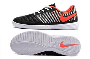 Chuteira Futsal Nike Lunar Gato IC Preta, Laranja e Branca com design moderno e sola IC para desempenho em quadras.
