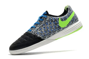 Chuteira Futsal Nike Lunar Gato IC Preta e Verde com design moderno e tecnologia avançada para desempenho em quadras.