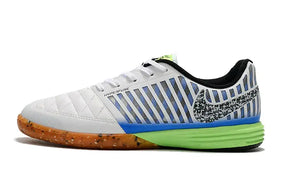 Chuteira Futsal Nike Lunar Gato IC com design inovador e solado IC, ideal para desempenho em quadra.