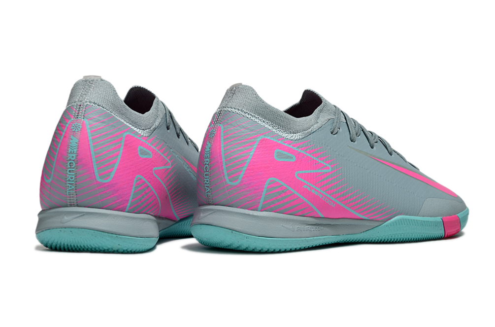 Chuteira Futsal Nike Mercurial Air Zoom Vapor 16 IC - Azul e Rosa, vista traseira, design moderno e cores vibrantes.