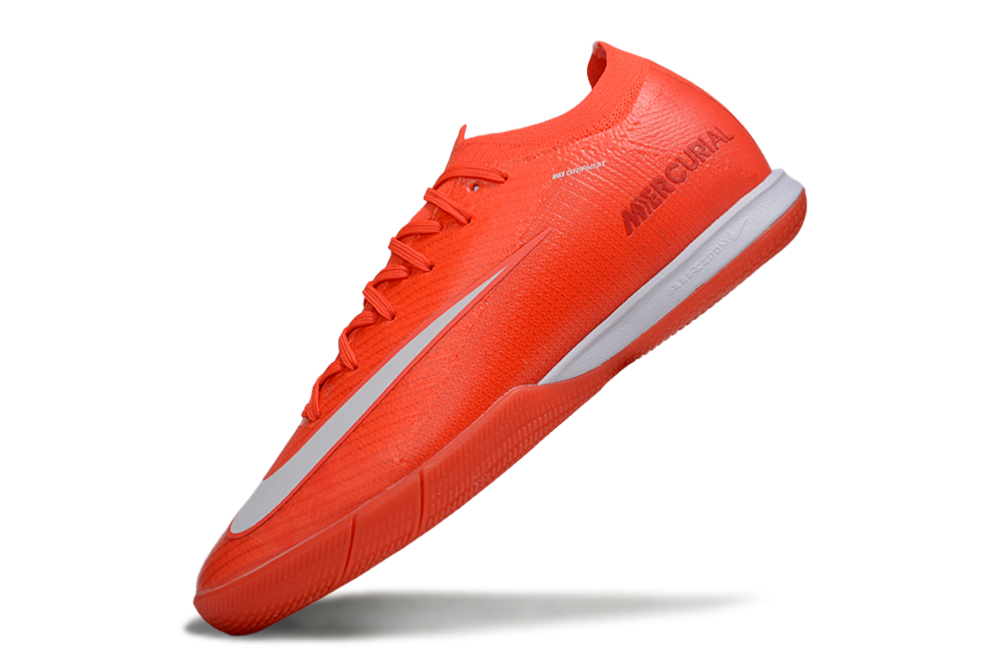Chuteira Futsal Nike Mercurial Air Zoom Vapor 16 IC - Laranja e Branca em destaque, ideal para performance em quadras.