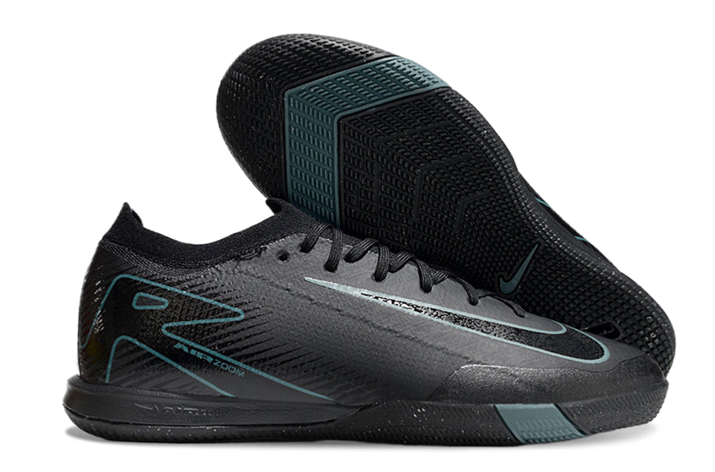 Chuteira Futsal Nike Mercurial Air Zoom Vapor 16 IC - Preta com design moderno e sola adequada para quadras indoor.