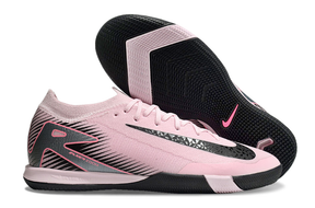Chuteira Futsal Nike Mercurial Air Zoom Vapor 16 IC - Rosa e Preta em destaque com design elegante.