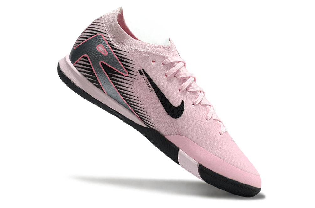 Chuteira Futsal Nike Mercurial Air Zoom Vapor 16 IC - Rosa e Preta, modelo elegante com design rosa e preto.