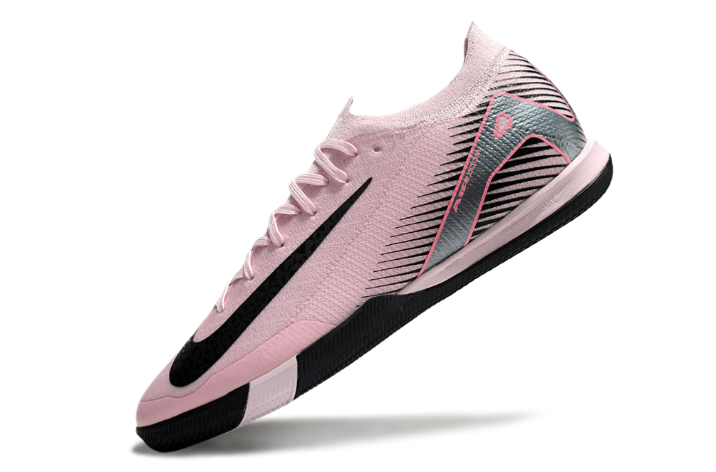 Chuteira Futsal Nike Mercurial Air Zoom Vapor 16 IC - Rosa e Preta em destaque, ideal para jogadores de futsal.