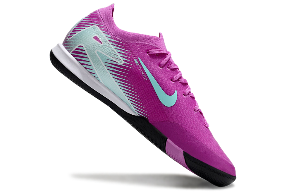 Chuteira Futsal Nike Mercurial Air Zoom Vapor 16 IC - Roxa e Azul em um fundo branco
