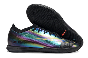 Chuteira Futsal Nike Mercurial Air Zoom Vapor 16 IC com design iridescente e sola IC