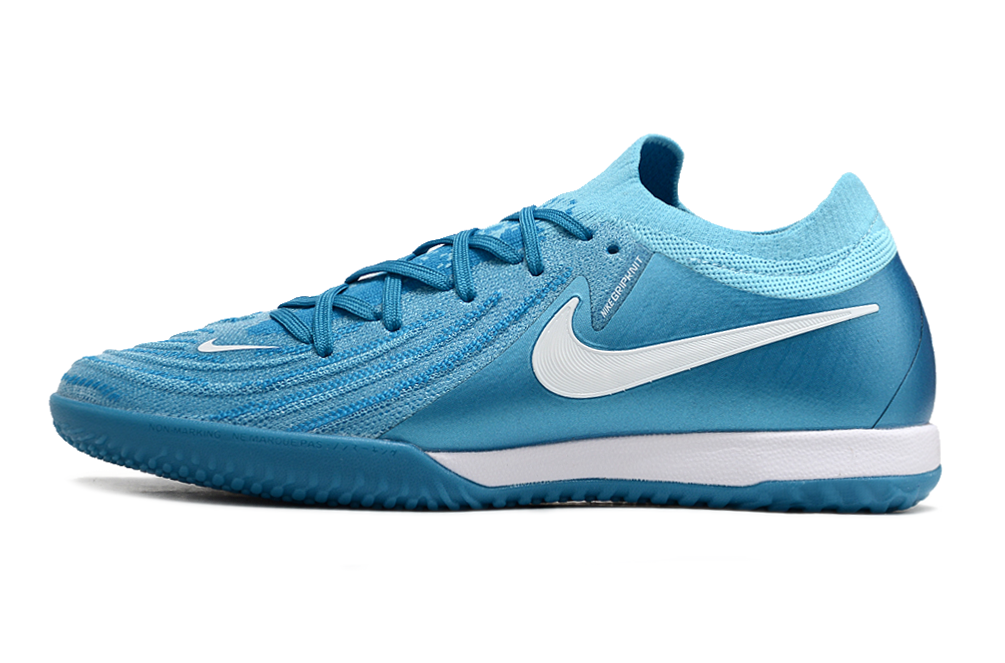 Chuteira Futsal Nike Phantom GX II IC - Azul "Mad ambition Pack" lateral em destaque na cor azul.