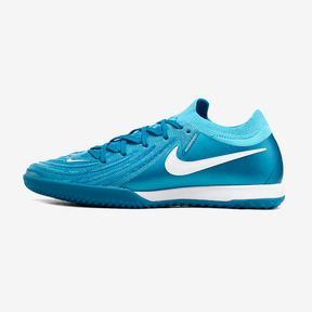 Chuteira Futsal Nike Phantom GX II IC - Azul "Mad ambition Pack" vista lateral em fundo branco.