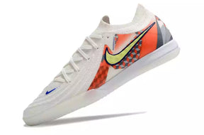 Chuteira Futsal Nike Phantom GX II IC "Barna Pack" em design vibrante e performance superior.