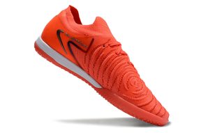 Chuteira Futsal Nike Phantom GX II IC - Laranja "Halaand" com tecnologia para precisão e controle.