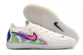 Chuteira Futsal Nike Phantom GX II IC "Socal Pack" com design moderno e sola IC para quadras internas.