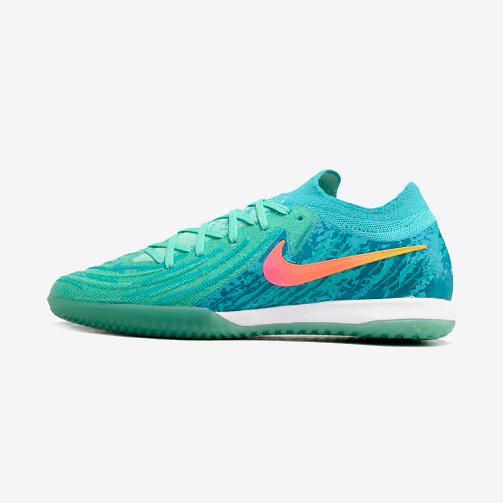 Chuteira Futsal Nike Phantom GX II IC Verde em verde e azul, design moderno e inovador para controle em quadra.