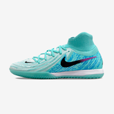 Chuteira Futsal Nike Phantom Luna IC - Azul claro em tons de azul com detalhes em preto e rosa.