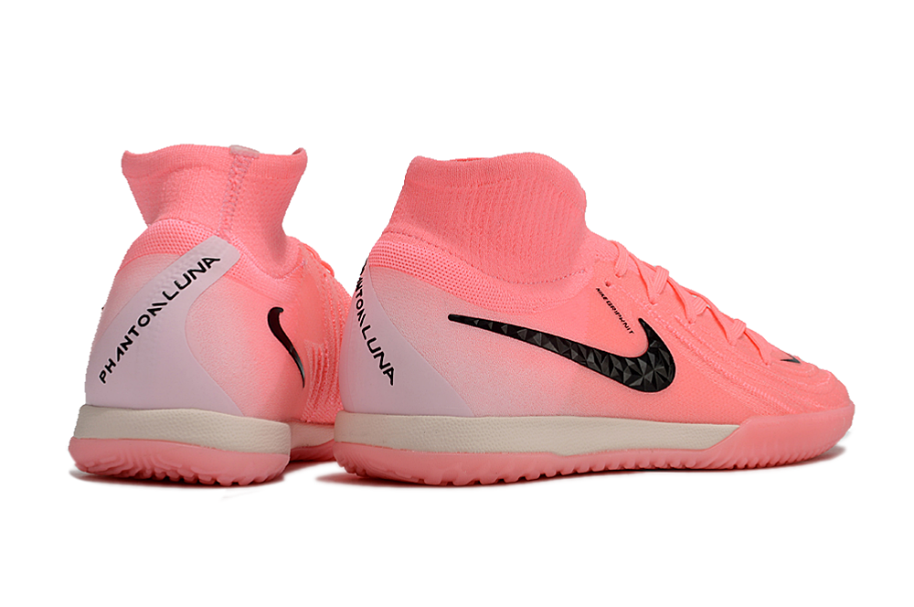 Chuteira Futsal Nike Phantom Luna IC - Rosa e Preta "Brilliance Pack" vista traseira com design inovador.