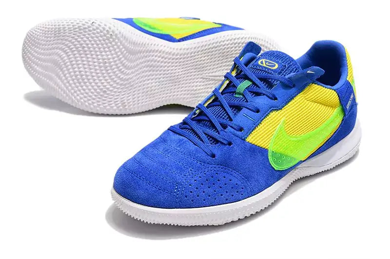 Chuteira Futsal Nike Street Gato IC Azul, Amarelo e Verde, modelo vibrante para desempenho nas quadras.