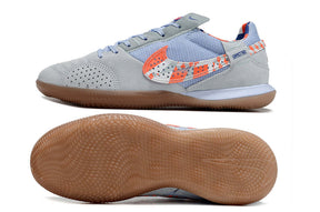 Chuteira Futsal Nike Street Gato IC - Azul com design moderno e solado IC, ideal para desempenho em quadras.