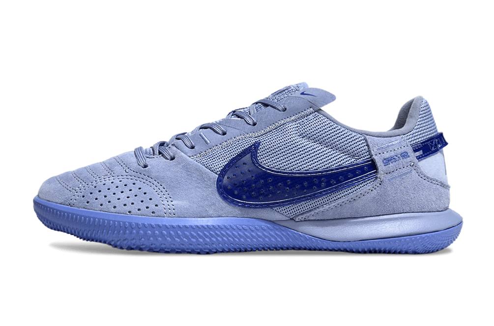 Chuteira Futsal Nike Street Gato IC - Azul e Azul Escura, com design moderno e sola de borracha ideal para futsal.