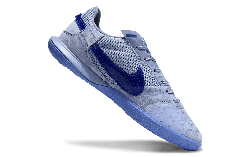 Chuteira Futsal Nike Street Gato IC - Azul e Azul Escura, ideal para futsal com design moderno e tecnologia IC.