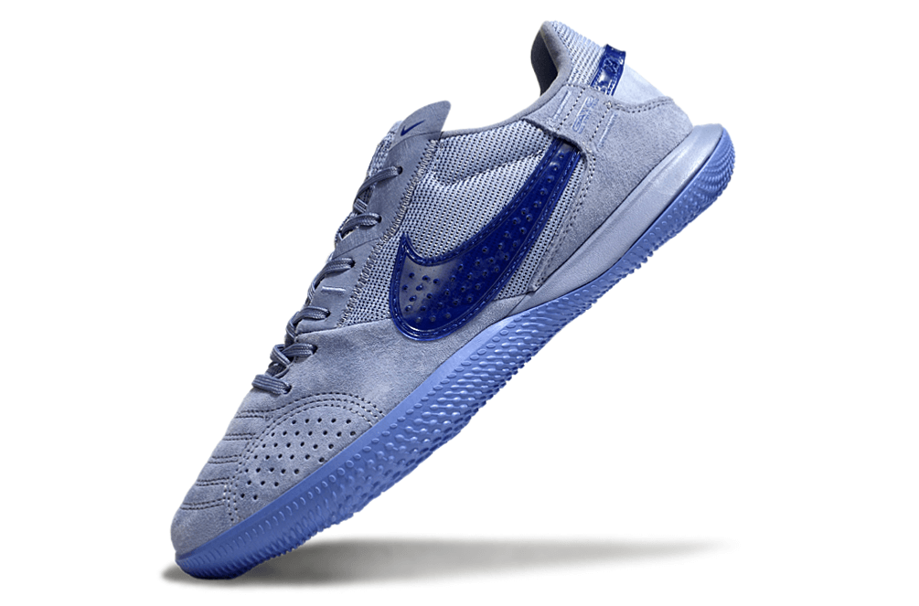 Chuteira Futsal Nike Street Gato IC - Azul e Azul Escura com design moderno e sola de borracha para alto desempenho.