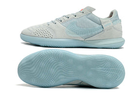 Chuteira Futsal Nike Street Gato IC - Azul com design moderno e solado IC para desempenho em quadras.